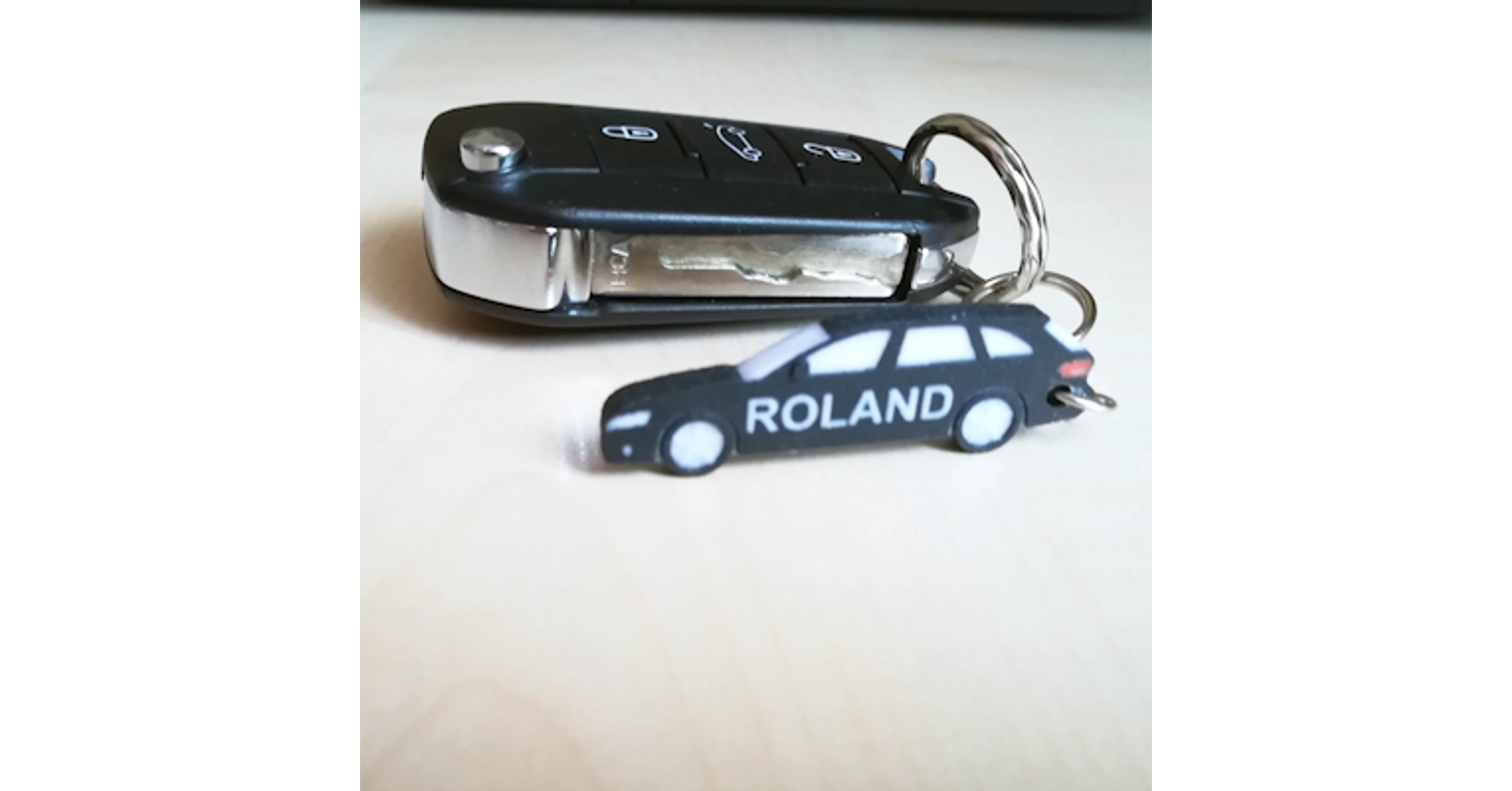 3D printed Audi A4 Combi Keychain - 3D Printed Product - creative gift  (DIY).