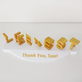 Egyedi 3D-s szöveg, nagy