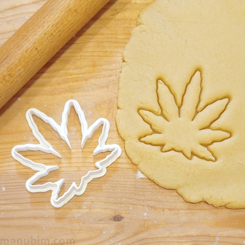 Custom Cannabis Leaf Shaped cookie cutter - 3D printed