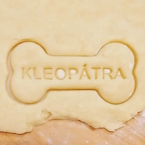 Csont formájú sütikiszúró forma, egyedi szöveggel