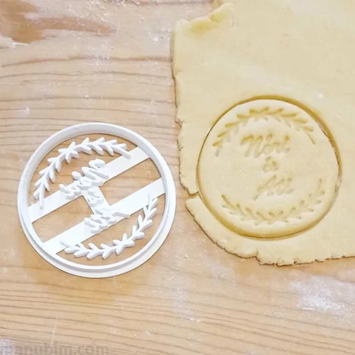 Round-Shape Cookie Cutter with leaves and names - 3D printed